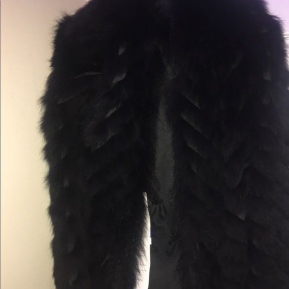 Henig Furs Black Fox Coat - Picture 3 of 3
